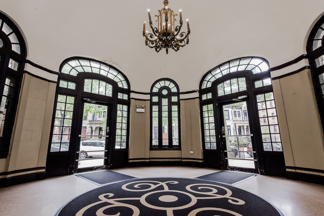 Lobby - East Lakeview Sublet! Apartments