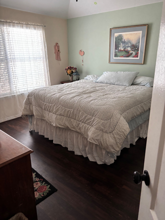 Same - Brieschke home Upstairs Room for Rent