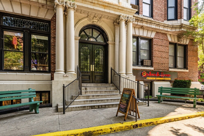 One bedroom available - Chesterfield apartments room for rent