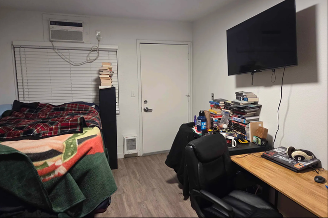 View facing front door - Capri Cornerstone Apartments