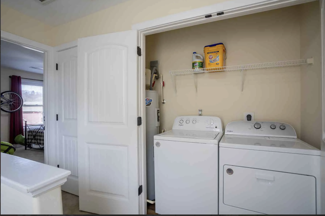Washer and dryer - Relet at Redpoint Knoxville, Cheap Rent and Close to Campus