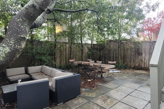 Outdoor sitting area - On the corner of Pine and Maple Street, just a few blocks away from campus House