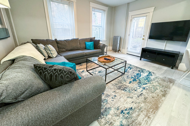Living Room - WAS6361 Newly Renovated, Spacious 3 Bed, 2 Bath with Patio Apartments