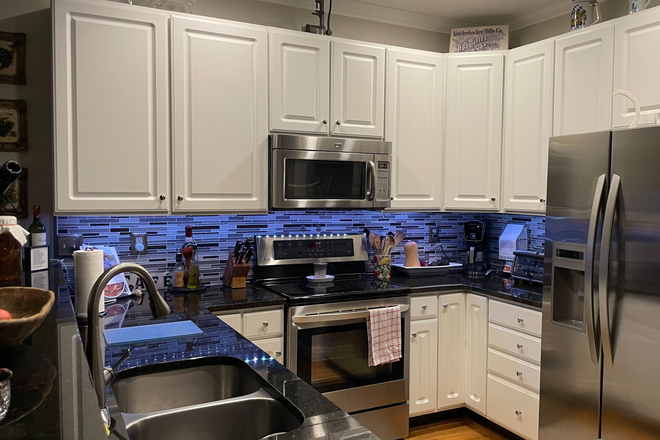 kitchen with Stainless Steel appliances - Cozy, quiet retreat on the Marsh Townhome