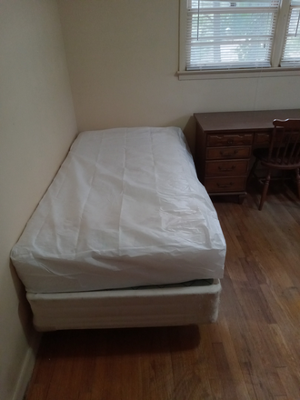 Bed - Emory/Room with private bath House