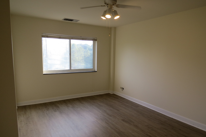 Bedroom 1 - Renovated 1BR-2BR Condo (Utilities Included)