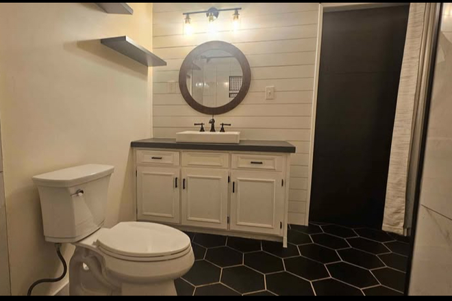 Bathroom - Private Studio Apartment All Utilities Included, Close to Marietta Campus