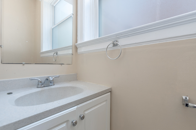 Bathroom - 6008 Washington Blvd., St. Louis, MO 63112 Duplex