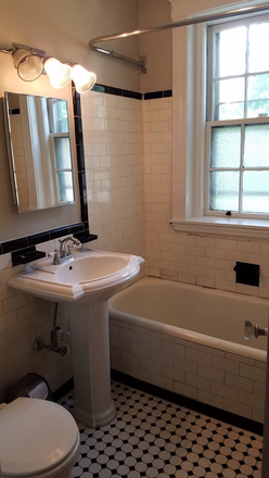 Bathroom - Charming Studio between Harvard and Porter Squares. Includes Heat! Condo