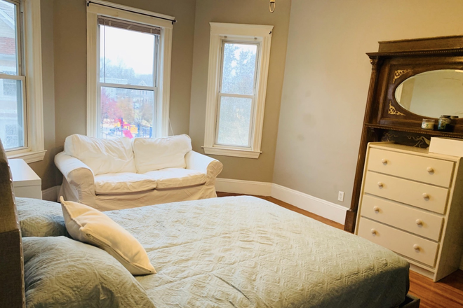 Queen size bedroom at 11 Wainwright St streetside - Steps Away From Shawmut Station