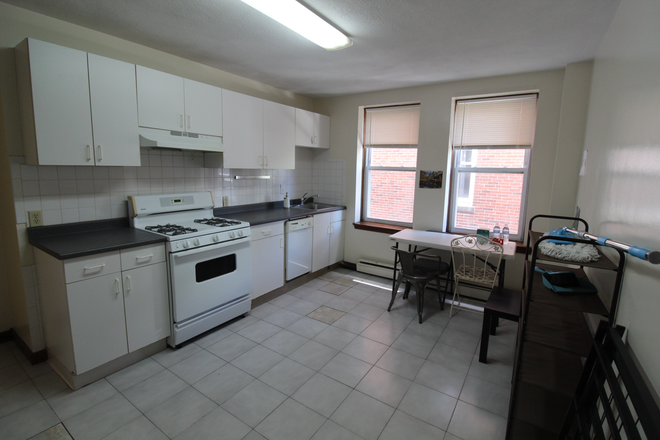 2 - Conveniently located apartment near MIT and central T.