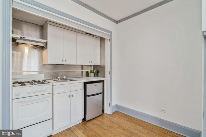 Kitchen - Furnished 1BR apt-Palmer Square West-Princeton
