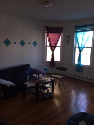 . - Huge 4 Bed On Tremont, Eat In Kitchen, Hardwood Floors Apartments