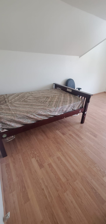 Bed room2 - 0.7 miles UCR, females only, independent house, Fully Furnished private Swimming pool