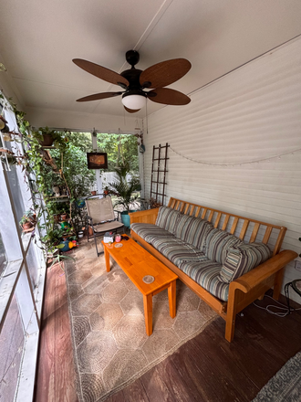 Screened in porch - Master Bedroom and Bathroom In Cute House!