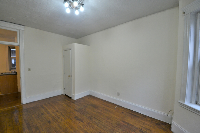 bedroom - Renovated 2 Seaparte Bedroom Eat in Kitchen in Fenway across Target Apartments