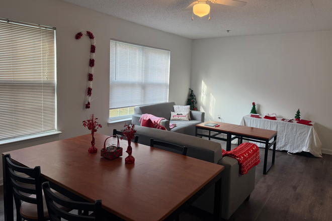 Common Room - Courtyards apartment 423 bedroom B, is on North campus