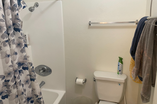 Bathroom - Falkirk- UCR Campus Apartment Next to Campus