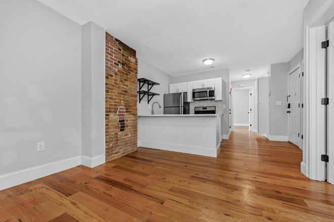 Call NOW for showings! 617-236-8600 - BREMEN ST - LRG RENOVATED JEFFRIES PT 2BR/1BA AVAIL *9/1/2026* W/ IN UNIT W/D, A/C, DW NEAR MBTA! Apartments