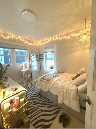 Bedroom Available for Rent  (Furnished), not shown closet - Lemondrop