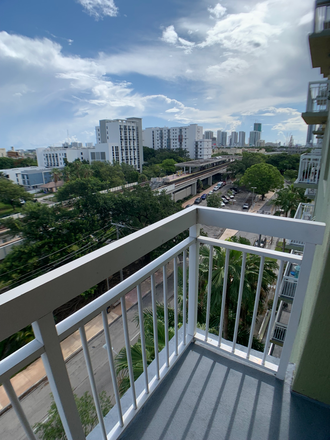 Balcony - 10-min walk to UM Uhealth, priv BATH