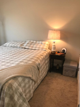 bedroom - Private room for rent / West Ashley Park Townhouse