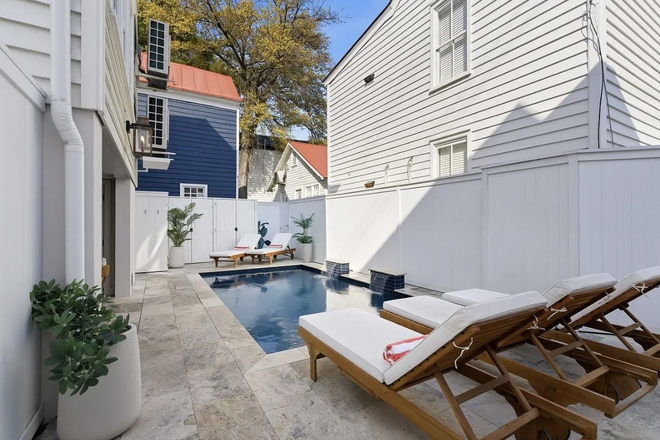 Pool - 2 B President Pl Duplex