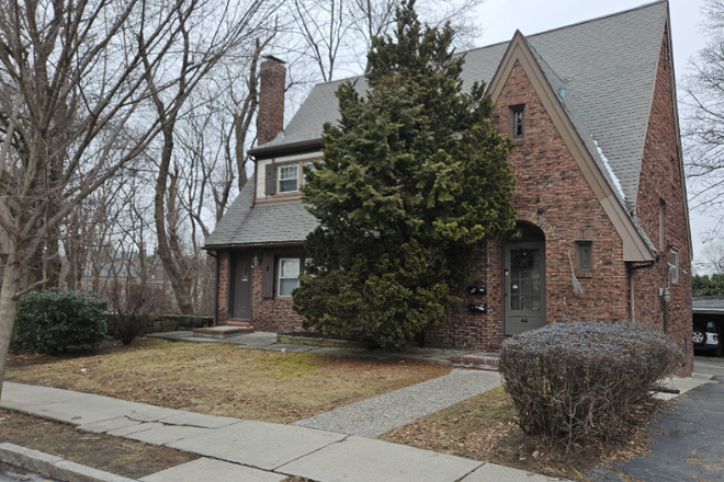 Exterior of house - 1 Bedroom for Spring 2027 Semester - Female-identifying household