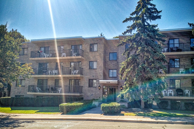 Street view of building - Garner Court at the Canyon one bedroom lease transfer Apartments