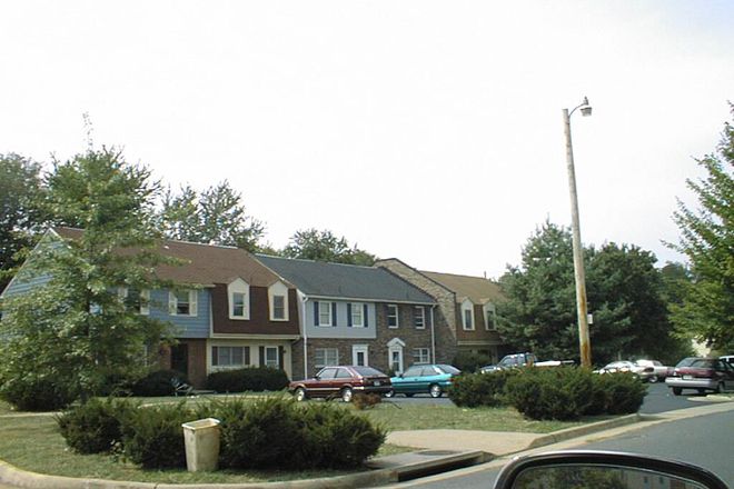 Complex view - 5 Bdrm Townhouse, close to campus and downtown Harrisonburg