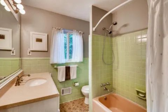 hall bathroom - 613 Park Ln Split Level House
