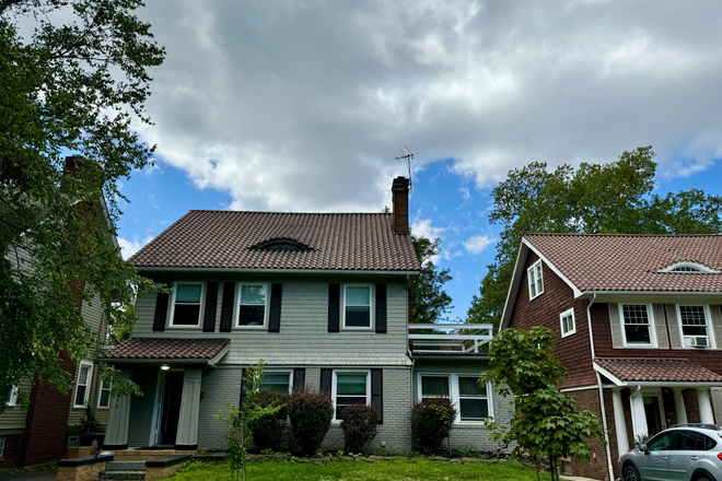 Exterior - Walk to Case House