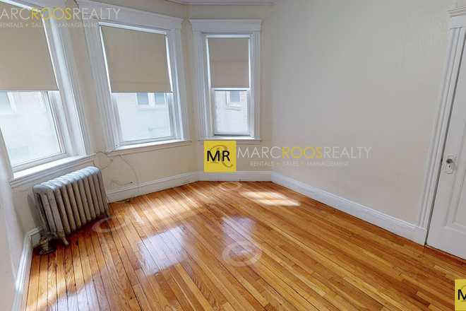 Call NOW for showings! 617-236-8550 - BOYLSTON ST - *NO FEE* CUTE & COZY BAY FRONT STUDIO/1BA W/ H&HW INC, LNDRY IN BLDNG *AVAIL NOW* Apartments