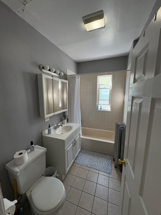 Bathroom - 3BR Spring Sublet | Private Porch, In-Unit Laundry | Near Tufts & Davis House