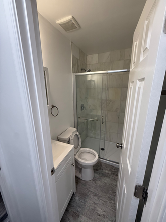 Bathroom - Renovated Studio - 5 minutes drive to Campus Apartments