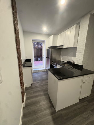 ktchen - Gorgeous 4-bed 2-Baths with Back Patio ! available Now with no brokerage fee ! Apartments