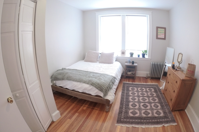 Spacious Bedroom - Incredible Apartment (09/01/2025) 10 MIN WALK TO CAMPUS!!!
