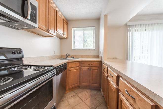 Kitchen - 2404 Ohio Apartments