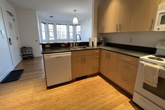 Kitchen - Private bedroom in 3 bed/2 bath home
