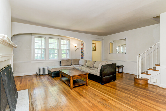 Living Room - 4424 Q ST NW, GEORGETOWN/FOXHALL, 6 BR/4BA, OFF ST PK, A/C, NEAR MED SCH, PUB TRAN, $1,250+/room House