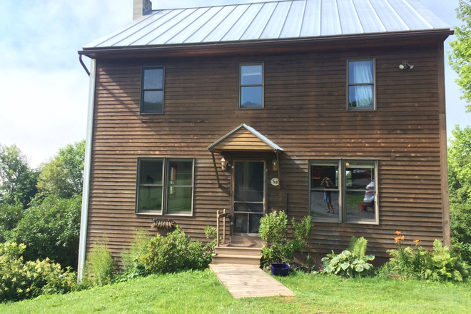 front of the house - 3 bedroom house on 7 acres with incredible views