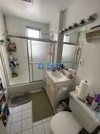 Bathroom - Spacious 3 Bed 1 Bath on Cambridge Street Apartments