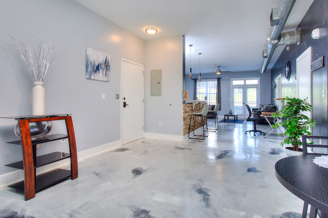 Front door - Downtown Condo/Walkable to Campus