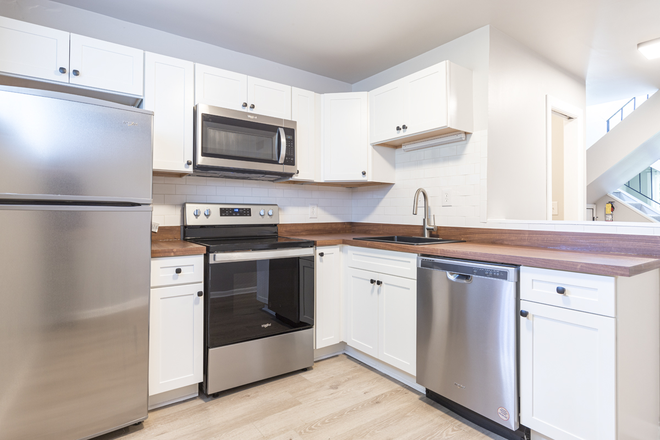 Kitchen - The Woods | Newly Renovated 2 Bedroom Duplex!