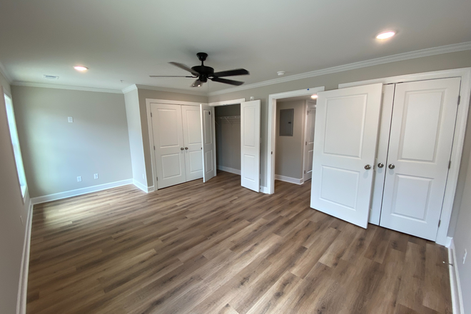 Bedroom - Bungalows on Grace III - College Station Apartments