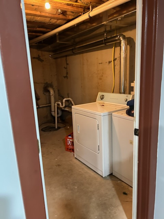 laundry room - 3732 Brandywine St. 5 bedroom & 5 Bathroom furnished 3 story house