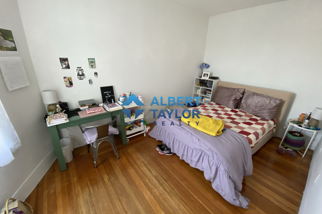 Bedroom #3 - 2nd Floor 3 Bedroom in Brighton!!