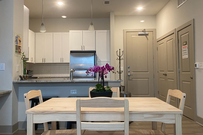 Dining area - Summer apartment close to Rice campus