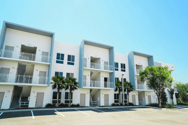 Exterior Building - 🎓✨ Student Housing near NOVA! Condo
