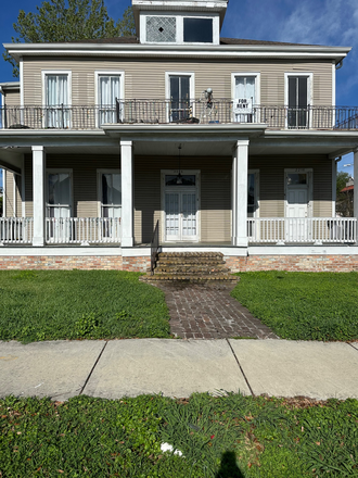 STREET VIEW - Great Location on corner of Freret & Jefferson!